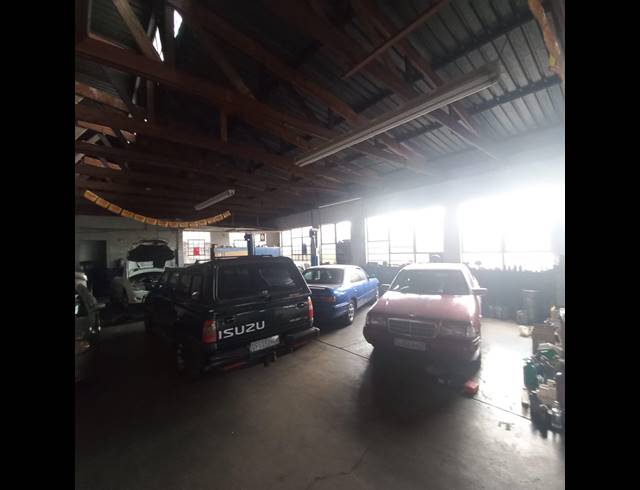 270M² WAREHOUSE TO LET IN CITY WEST